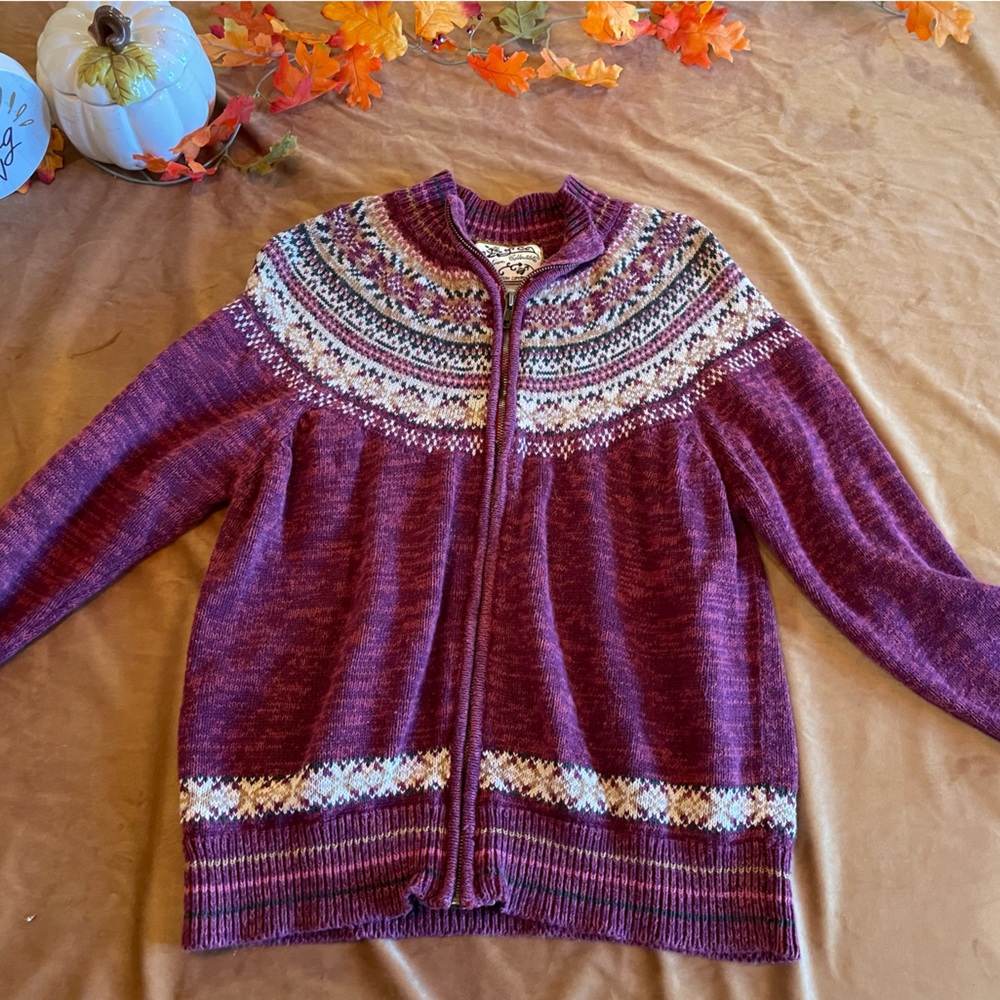 Heirloom Collectibles zip sweater
